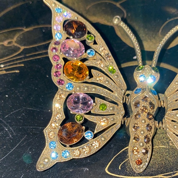 Heidi Daus Butterfly Beauty Swarovski Crystal Gold-Tone Brooch - Picture 9 of 10